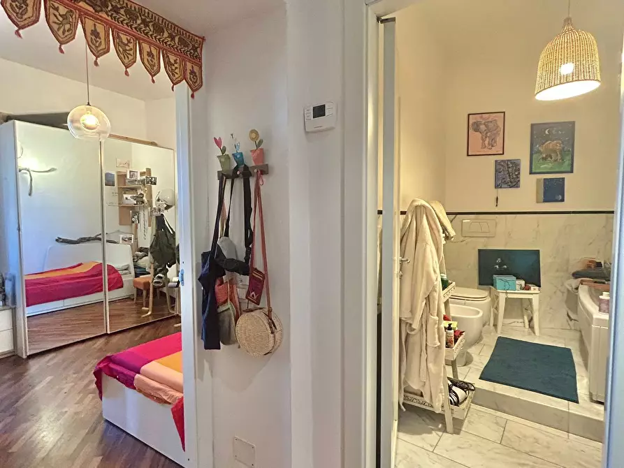 Immagine 20 di Pentalocale in vendita  a Sarzana