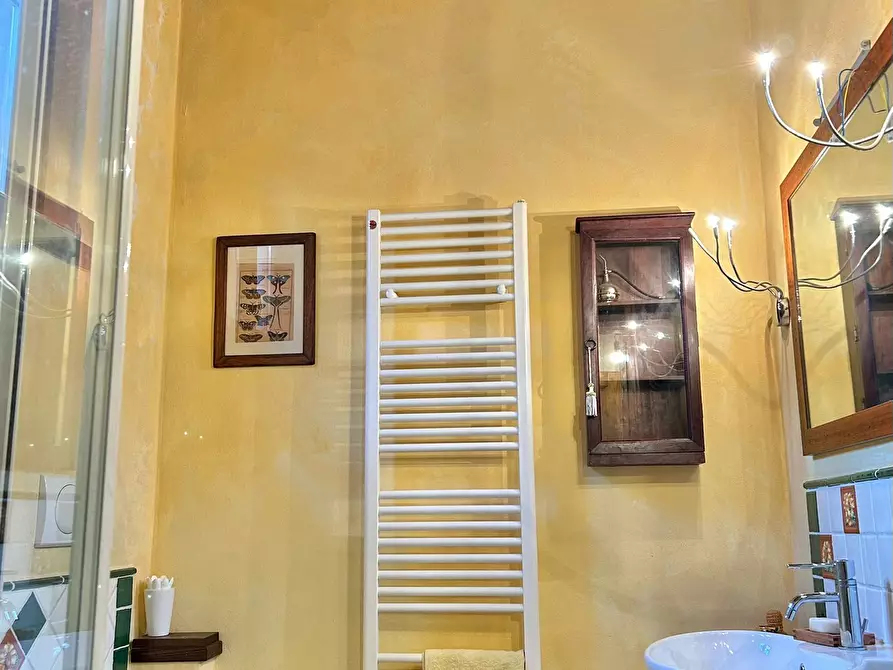 Immagine 47 di Casa indipendente in vendita  a Sarzana