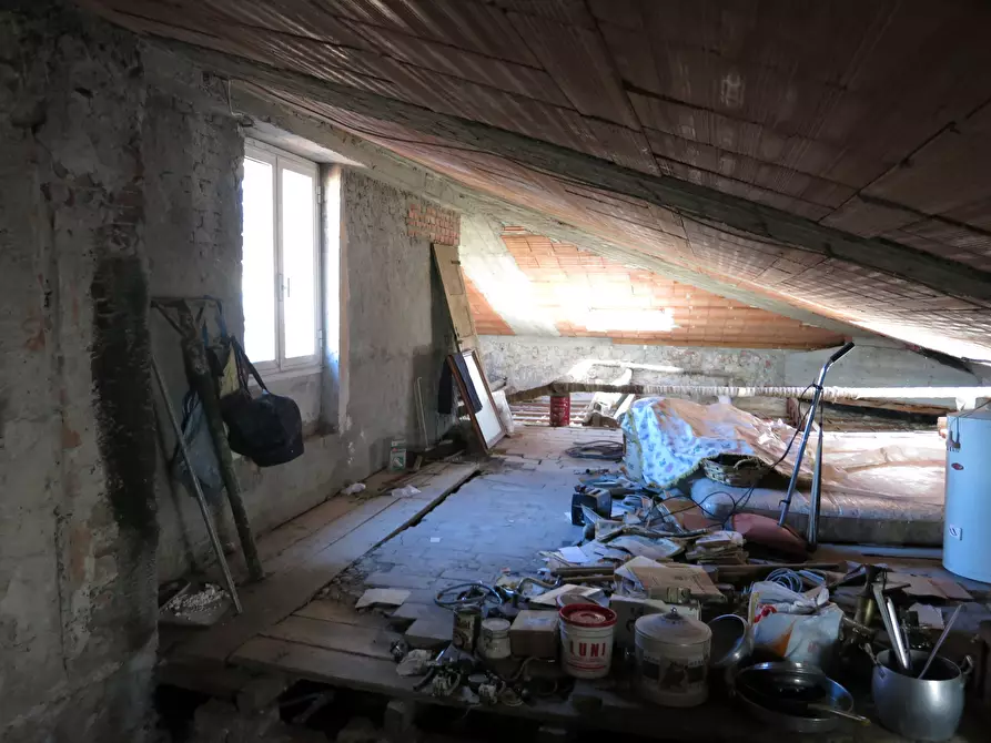 Immagine 13 di Quadrilocale in vendita  a Sarzana