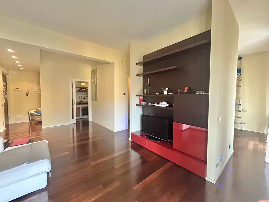 Immagine 8 di Trilocale in vendita  a Sarzana