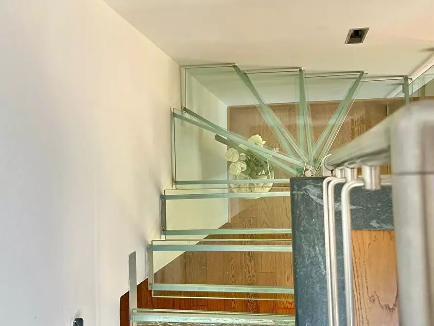 Immagine 28 di Pentalocale in vendita  a Sarzana