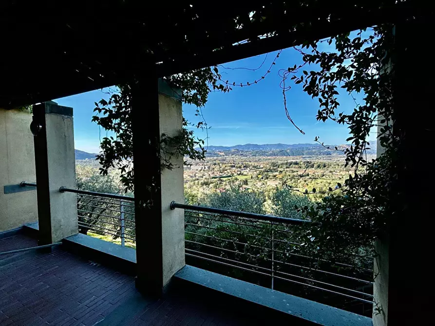 Immagine 16 di Villa in vendita  a Sarzana