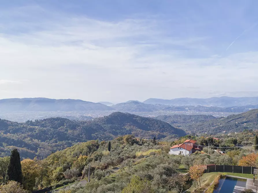 Immagine 52 di Villa in vendita  a Fosdinovo