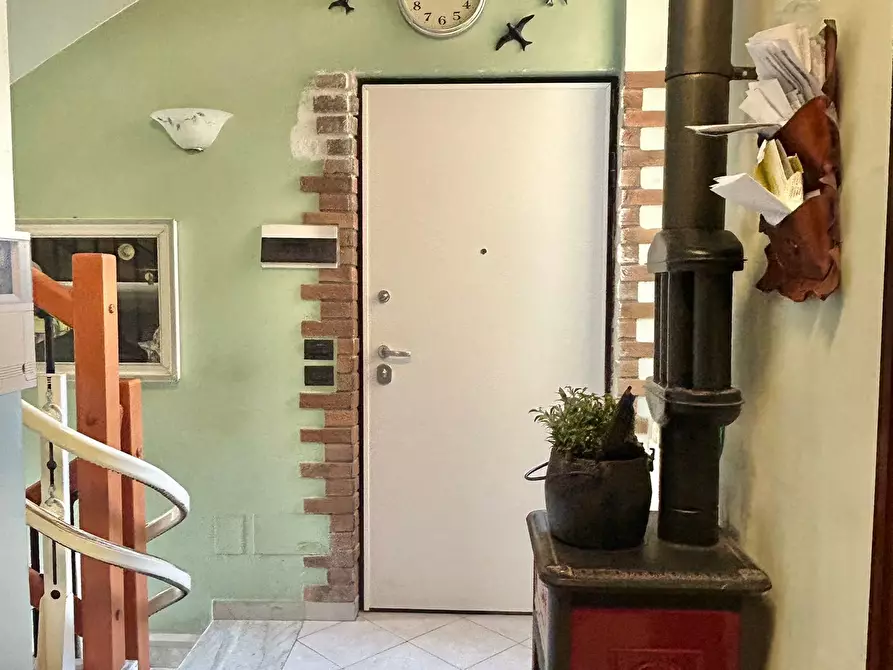 Immagine 12 di Villetta a schiera in vendita  a Sarzana