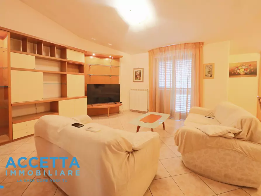 Immagine 3 di Trilocale in vendita  in Via Sciabelle 11 a Taranto