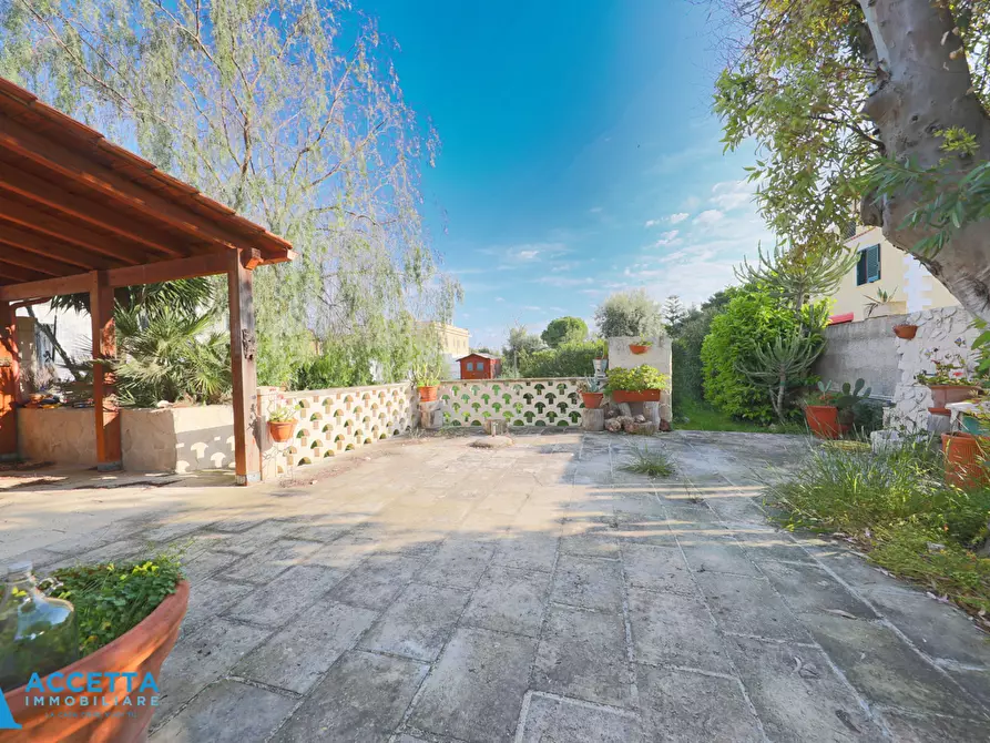 Immagine 6 di Villa in vendita  in Via Delfini 55 a Taranto
