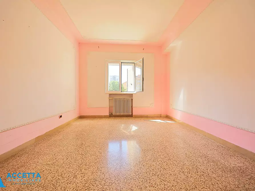 Immagine 20 di Quadrilocale in vendita  in Via Ancona 315 a Taranto