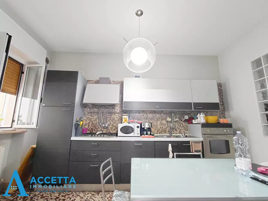 Immagine 23 di Trilocale in vendita  in Via Sibari 9 a Taranto