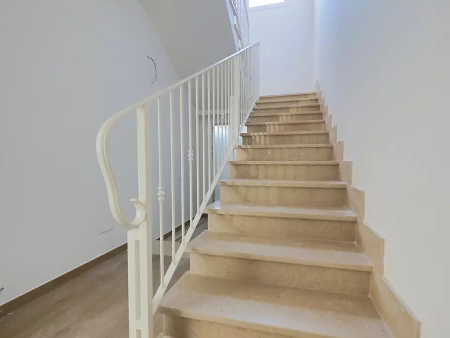 Immagine 21 di Villa in vendita  in Via Lorenzo il Magnifico a Taranto