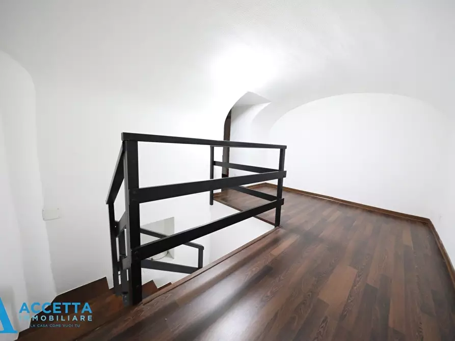 Immagine 14 di Ufficio in affitto  in Via Pisanelli a Taranto