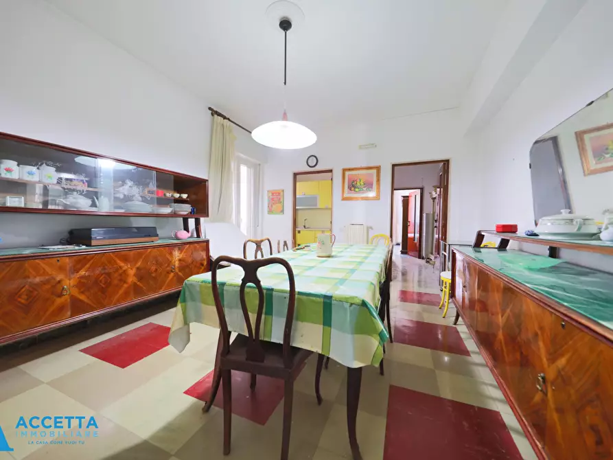 Immagine 12 di Trilocale in vendita  in Piazza Pio X 42 a Taranto