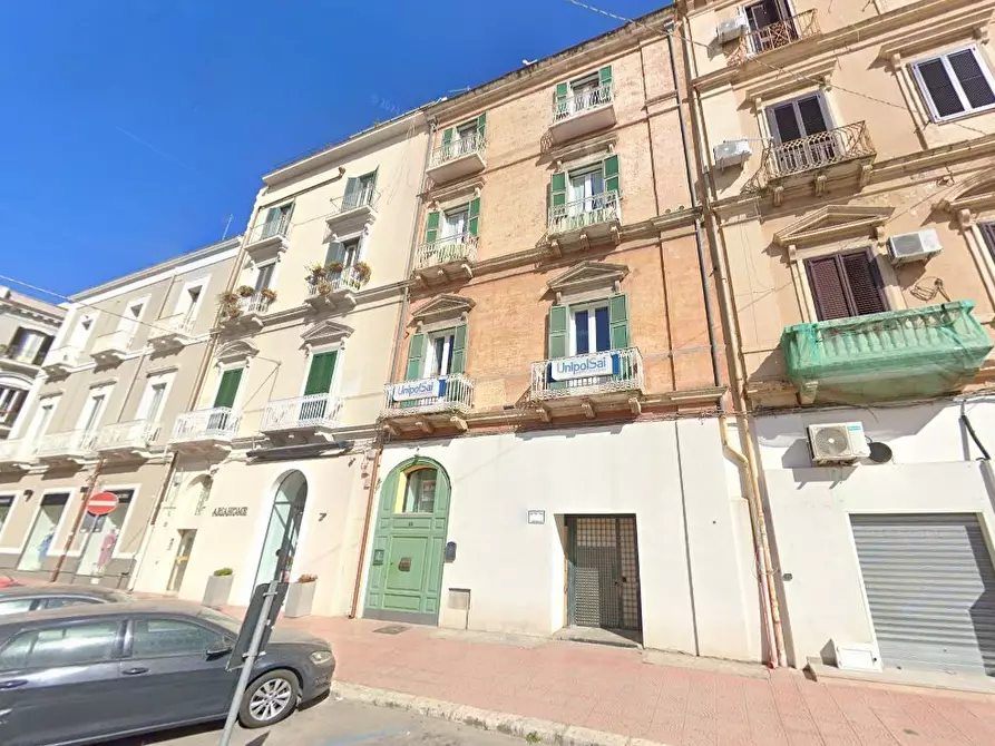 Immagine 2 di Locale commerciale in vendita  in Via Acclavio 55 a Taranto