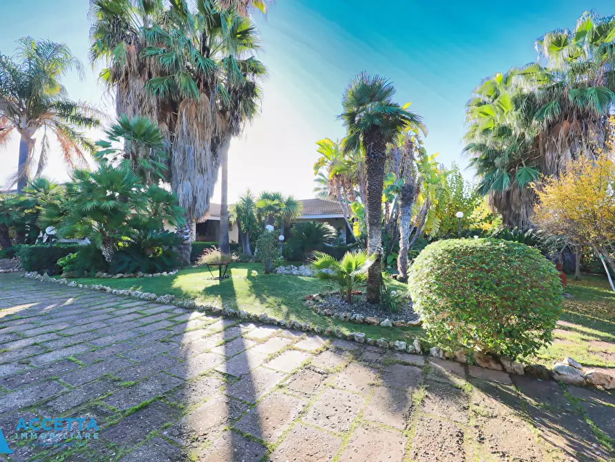 Immagine 16 di Villa in vendita  in Via Trascine 1 a Taranto