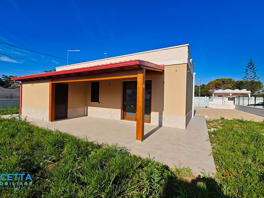 Immagine 23 di Villa in vendita  in Via Dayala a Taranto