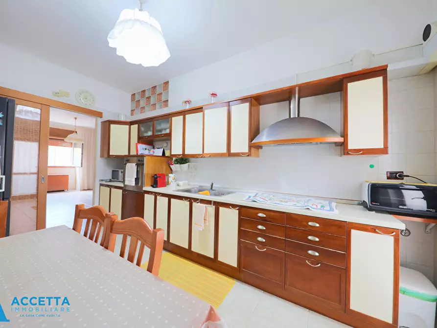 Immagine 6 di Trilocale in vendita  in Via Dante Alighieri 105 a Taranto