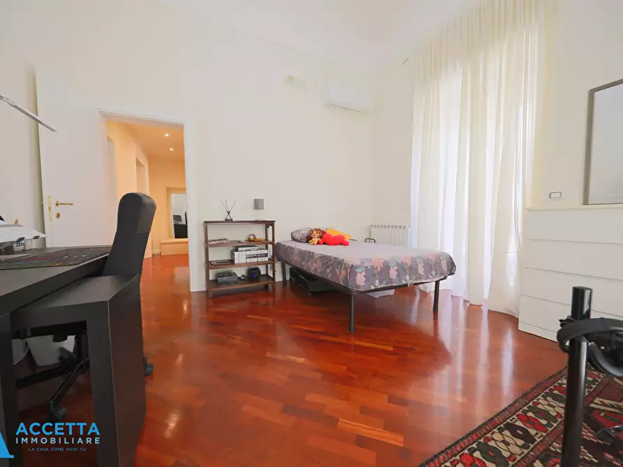 Immagine 15 di Quadrilocale in vendita  in Via Giuseppe Massari 8 a Taranto