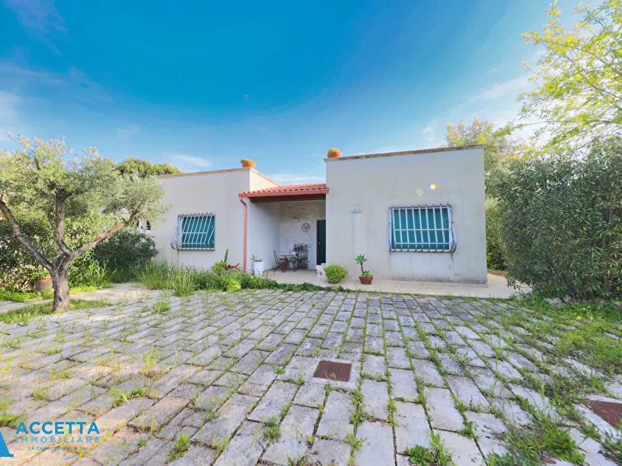 Immagine 26 di Villa in vendita  in Via Delfini 55 a Taranto