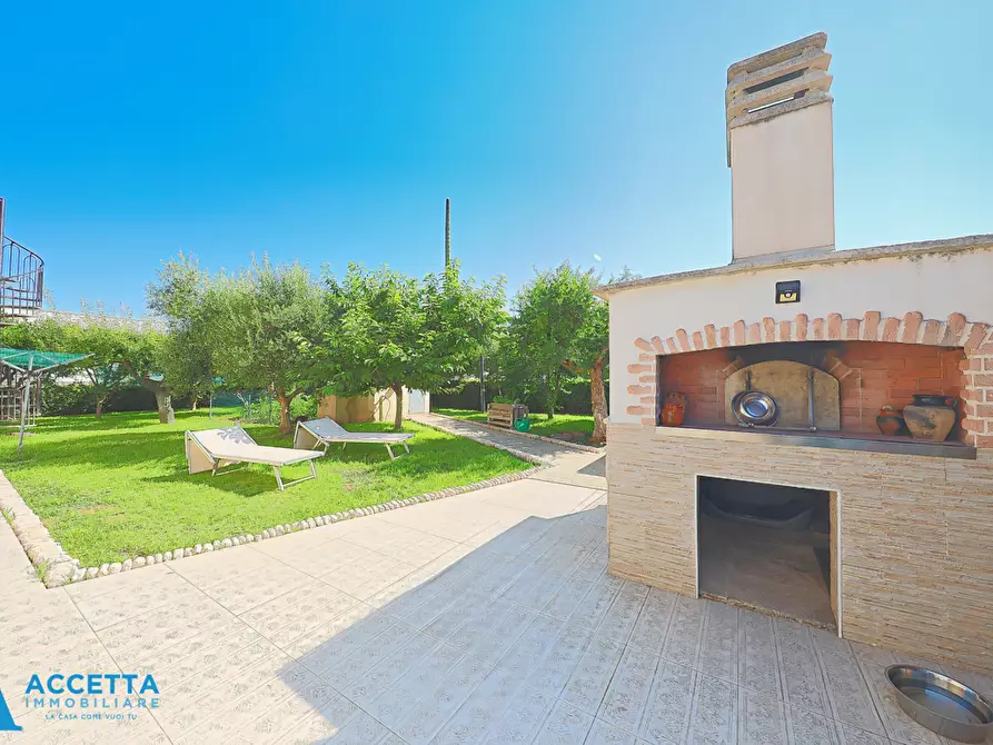Immagine 6 di Villa in vendita  in Via Fior d'Agave 10 a Taranto