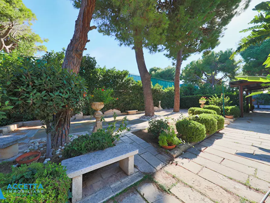 Immagine 6 di Villa in vendita  in Via Girasoli 292 a Taranto