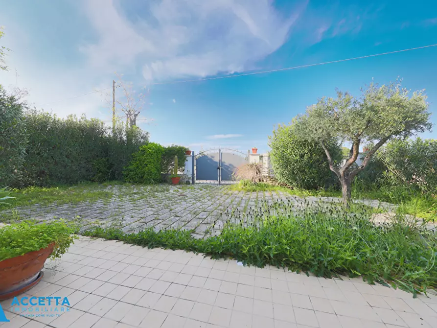 Immagine 4 di Villa in vendita  in Via Delfini 55 a Taranto