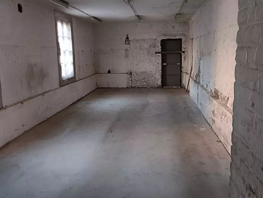 Immagine 6 di Magazzino in vendita  in Via Malvicino a Castel San Giovanni