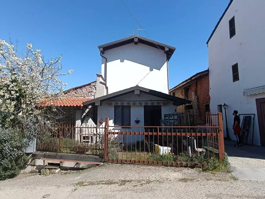 Immagine 1 di Porzione di casa in vendita  in Località Case Piccioni 53 a Ziano Piacentino