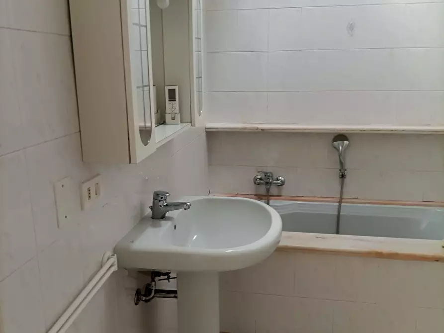 Immagine 8 di Casa trifamiliare in vendita  in centrale a Castel San Giovanni