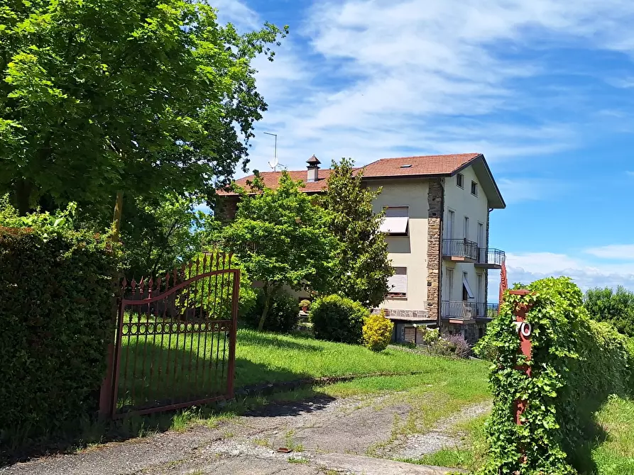 Immagine 1 di Casa indipendente in vendita  in periferia a Ziano Piacentino