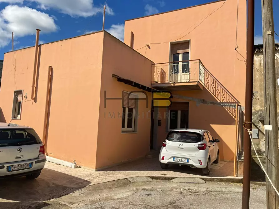 Immagine 1 di Casa indipendente in vendita  a Valderice