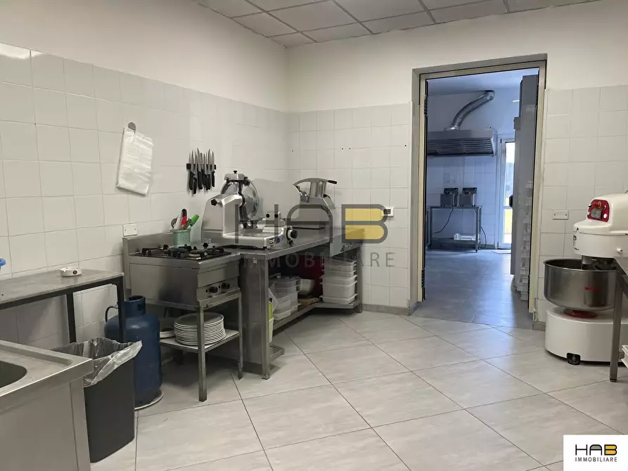 Immagine 5 di Pizzeria / Pub in affitto  a Trapani