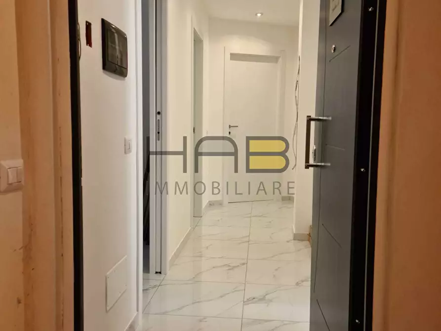 Immagine 2 di Trilocale in vendita  in Viale Piemonte 17 a Busto Arsizio