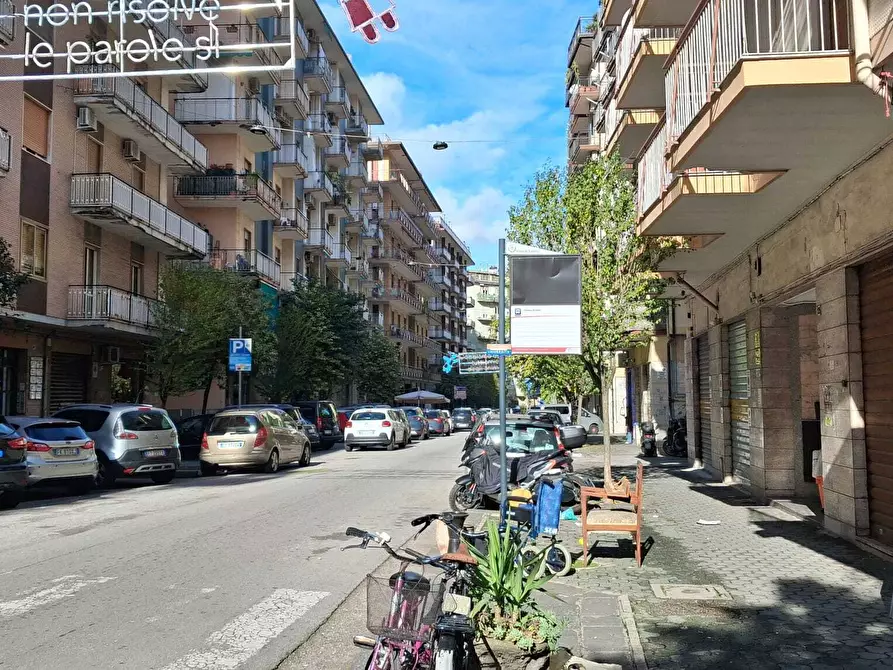 Immagine 2 di Locale commerciale in vendita  in Via Luigi Guercio 147 a Salerno