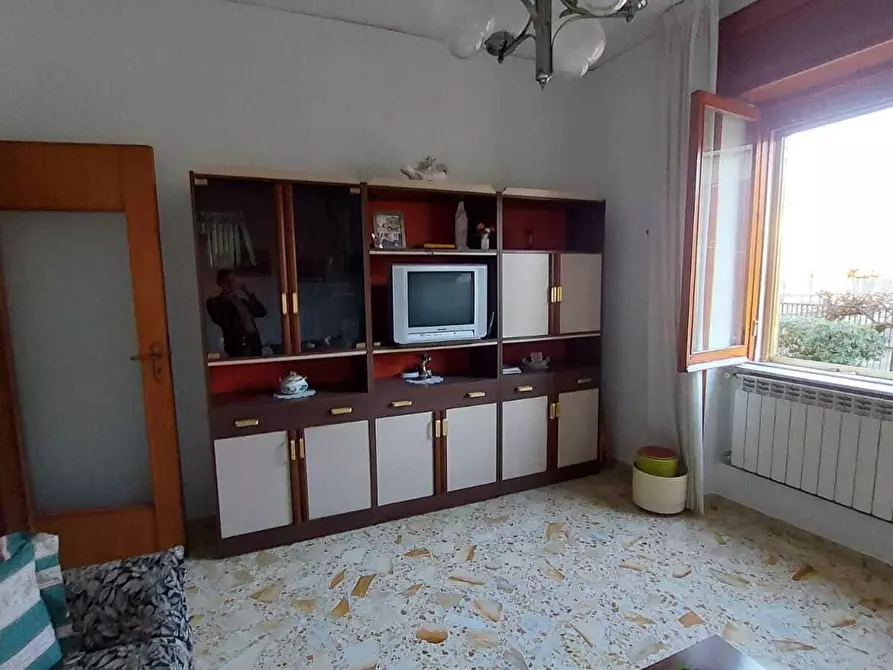 Immagine 10 di Pentalocale in vendita  in Via Medaglie D'Oro 388 a Salerno