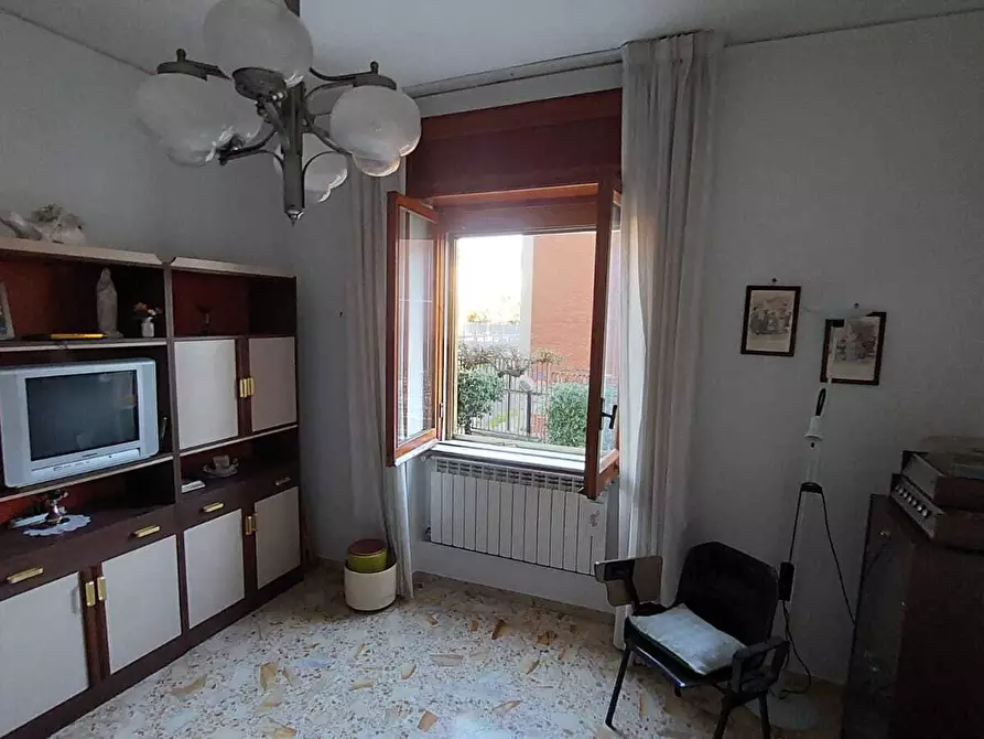 Immagine 12 di Pentalocale in vendita  in Via Medaglie D'Oro 388 a Salerno