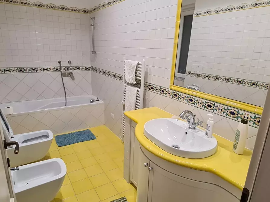 Immagine 18 di Trilocale in vendita  in Via Mauro Comite 7 a Amalfi
