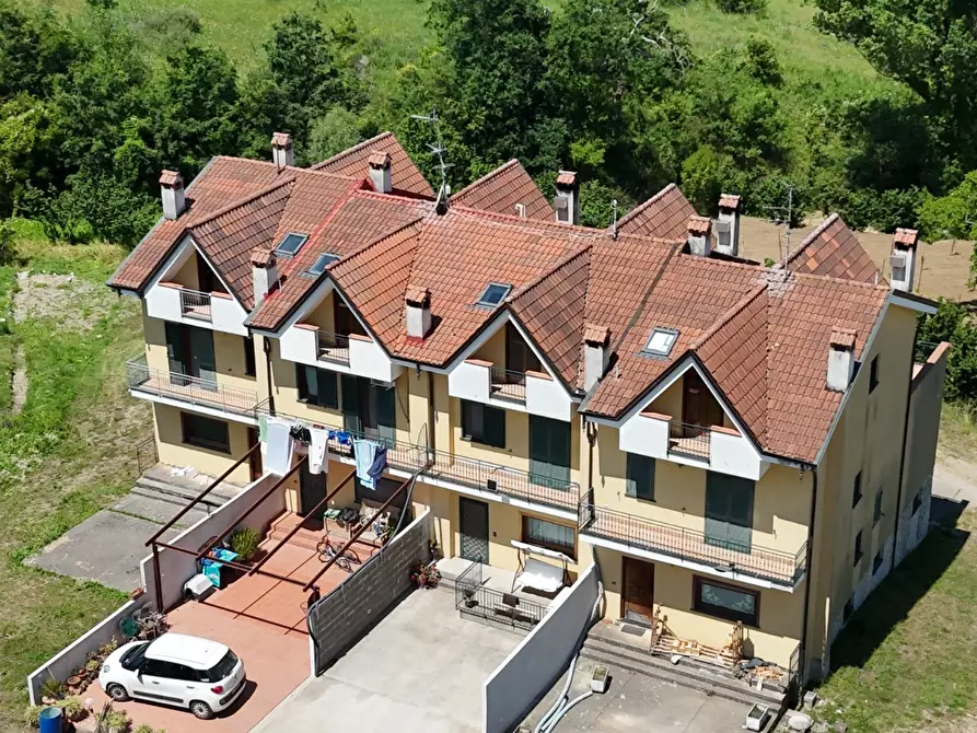 Immagine 1 di Villetta a schiera in vendita  in Via San Vittore 28 a Giffoni Valle Piana