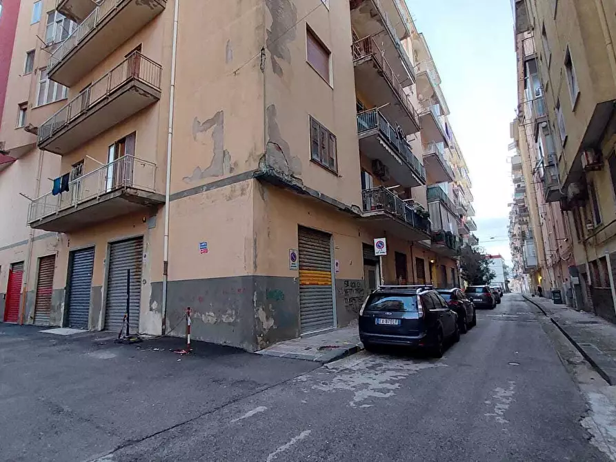 Immagine 18 di Locale commerciale in vendita  in Via Palinuro 137 a Salerno