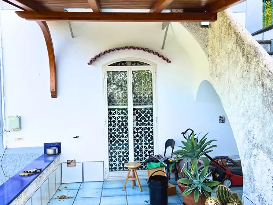 Immagine 5 di Villa in vendita  in Via le Camere 30 a Vietri Sul Mare
