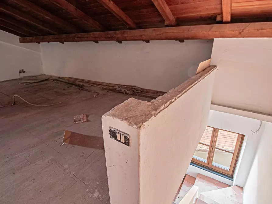 Immagine 11 di Trilocale in vendita  in Via Luigi Nino Malerba 2727 a Busalla