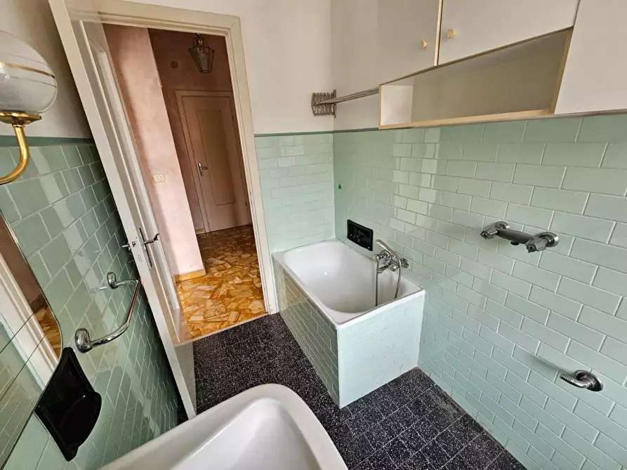 Immagine 22 di Trilocale in vendita  in SALITA SERRA RICCO 3 a Genova