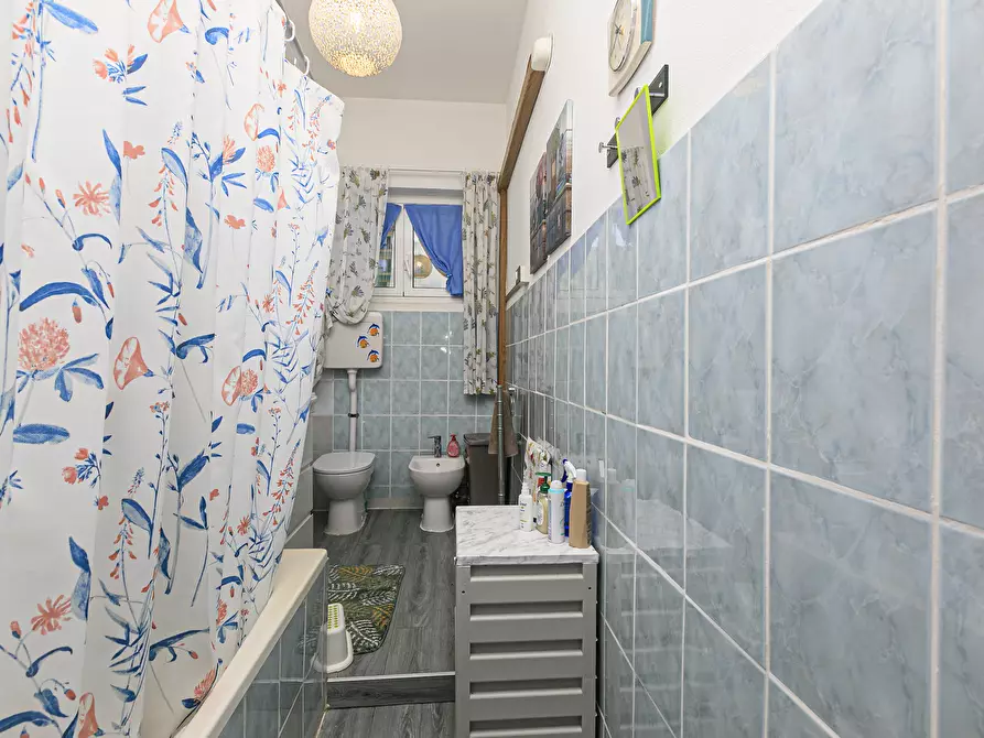 Immagine 23 di Trilocale in vendita  in Via Carnia 57B a Genova