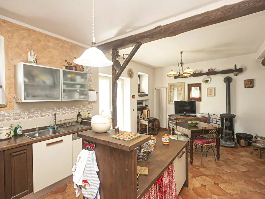 Immagine 11 di Villa in vendita  in Via privata Scanduè 23 a Serra Riccò