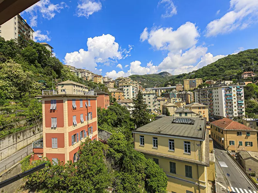 Immagine 2 di Trilocale in vendita  in Via Piero Pinetti 66 B a Genova