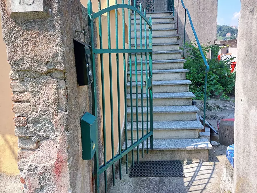 Immagine 30 di Bilocale in vendita  in Via Cremeno 10 a Genova