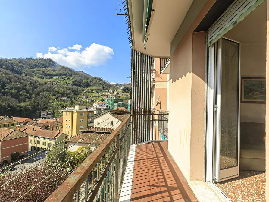 Immagine 1 di Quadrilocale in vendita  in Via Circonvallazione 5 a Campomorone