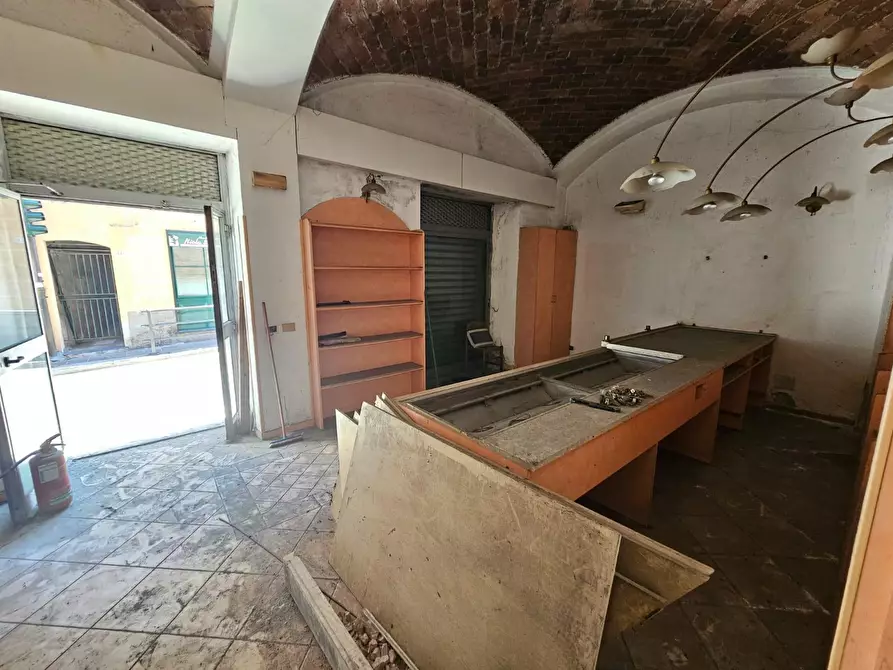 Immagine 3 di Locale commerciale in vendita  in Via A. Gavino 90 R a Campomorone