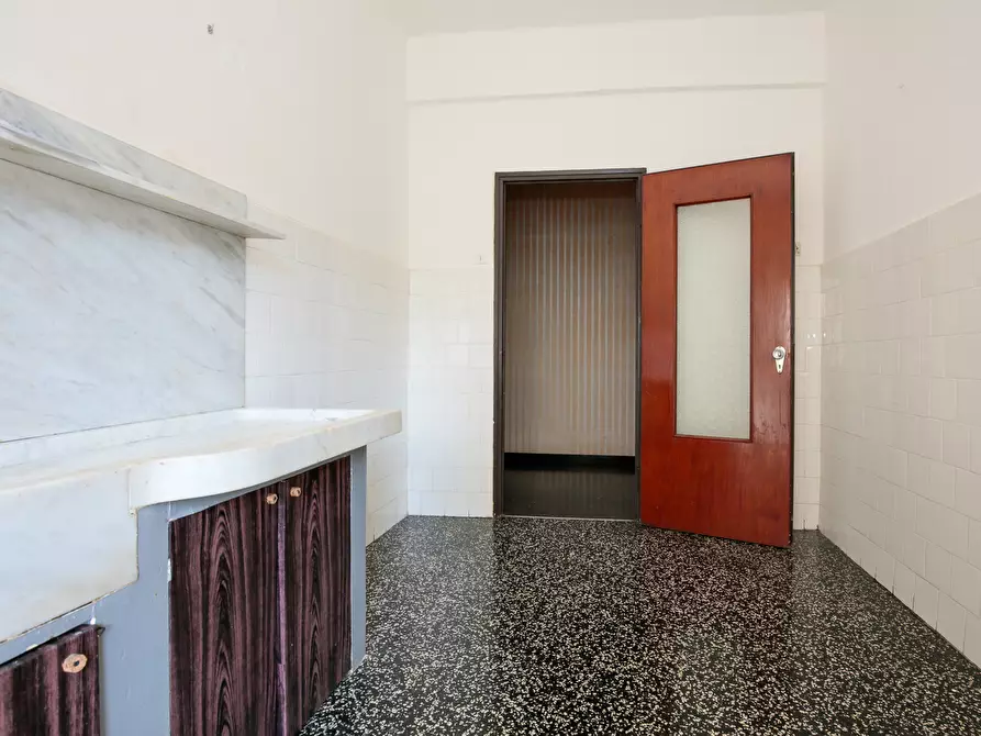 Immagine 10 di Pentalocale in vendita  in Via Paolo Anfossi 68c a Genova