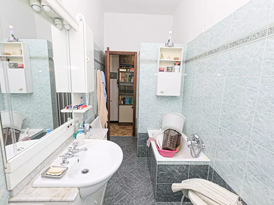 Immagine 31 di Pentalocale in vendita  in Via alcide de gasperi 28 a Campomorone