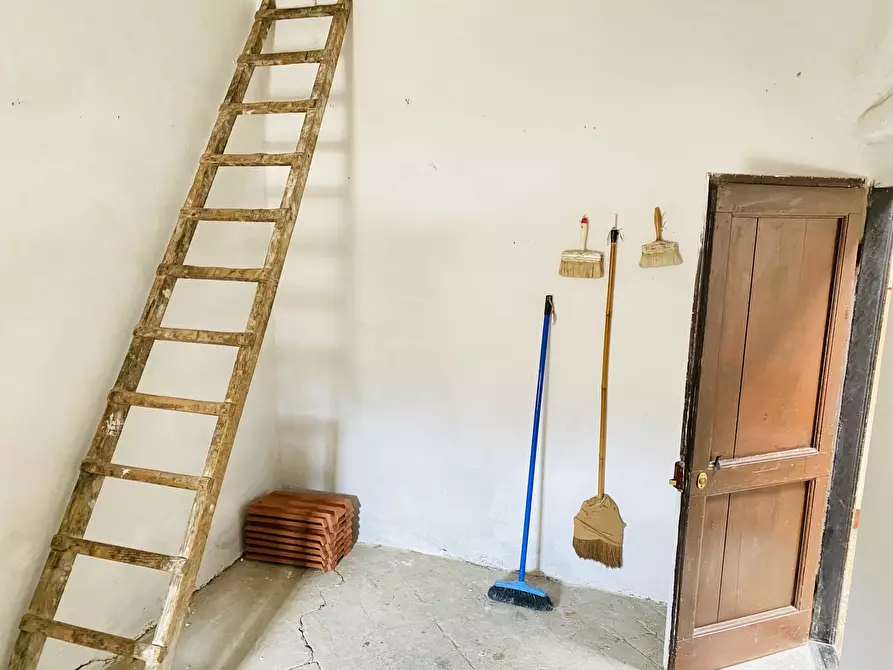 Immagine 35 di Trilocale in vendita  in Via Martiri della Libertà 6 a Campomorone