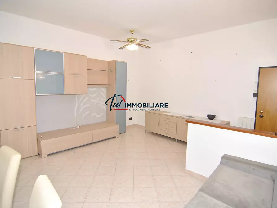 Immagine 5 di Trilocale in vendita  in Piazza Gavi 5 a Livorno